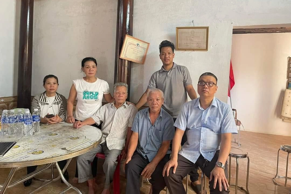 Cha già 87 tuổi ở Quảng Bình bật khóc khi tìm được con trai thất lạc 43 năm - 3 Cha già 87 tuổi ở Quảng Bình bật khóc khi tìm được con trai thất lạc 43 năm - 3
