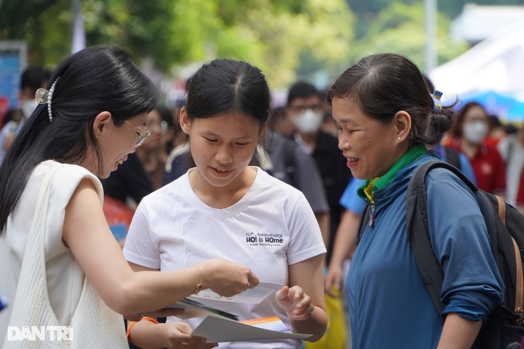 Từ năm 2025, tuyển sinh đại học thay đổi, có nơi không xét điểm tốt nghiệp - 4