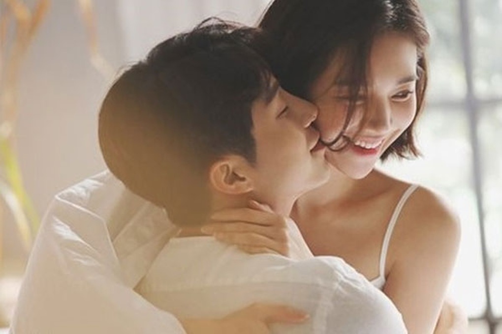Đang ngoại tình với cô bồ trẻ, tôi bỗng phát hiện bí mật động trời của vợ - 1 Đang ngoại tình với cô bồ trẻ, tôi bỗng phát hiện bí mật động trời của vợ - 1