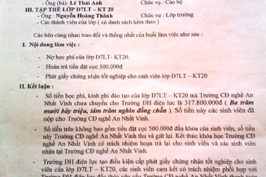 70 sinh viên bị “treo” bằng vì trường nợ kinh phí