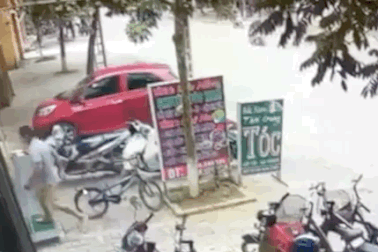 Chỉ có phụ nữ lơ đãng khi lái xe?