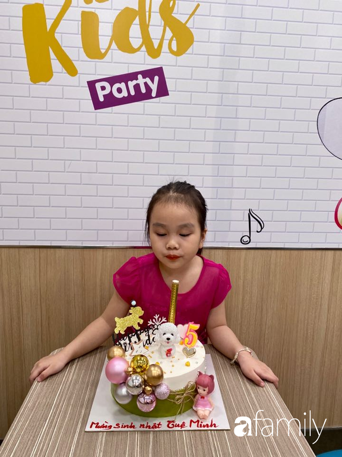 Màn xin lỗi có 1-0-2 của bé 5 tuổi sau khi làm hỏng đồ chơi bố mua: Khóc nghẹn không nói thành lời nhưng người xem cứ cười rũ rượi - Ảnh 4. Màn xin lỗi có 1-0-2 của bé 5 tuổi sau khi làm hỏng đồ chơi bố mua: Khóc nghẹn không nói thành lời nhưng người xem cứ cười rũ rượi - Ảnh 4.