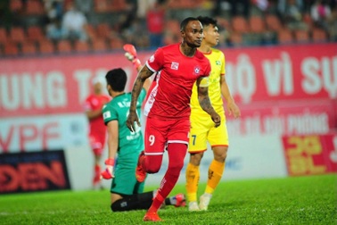 Thua CLB Hải Phòng, SL Nghệ An rơi xuống đáy bảng xếp hạng V-League