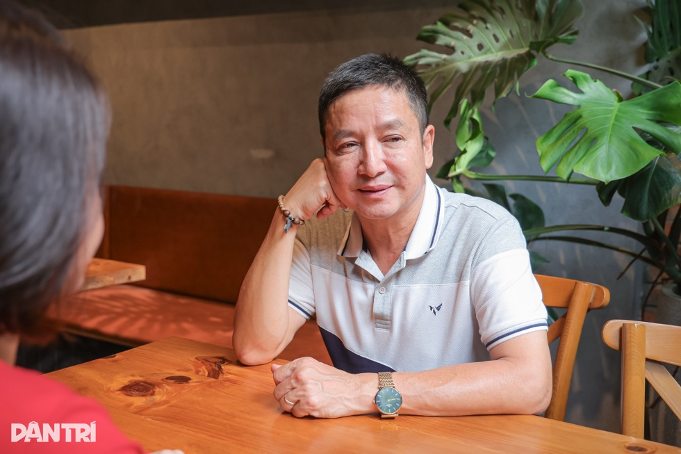 Danh hài Chí Trung: Từng ra chợ Trời kiếm sống, bán vé nhặt nhạnh từng xu - 1