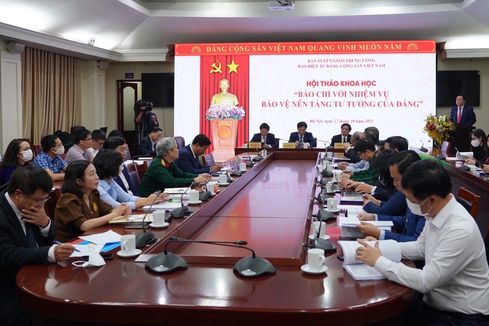 Mỗi cơ quan báo chí phải là pháo đài chính trị tư tưởng vững chắc - 2 Mỗi cơ quan báo chí phải là pháo đài chính trị tư tưởng vững chắc - 2
