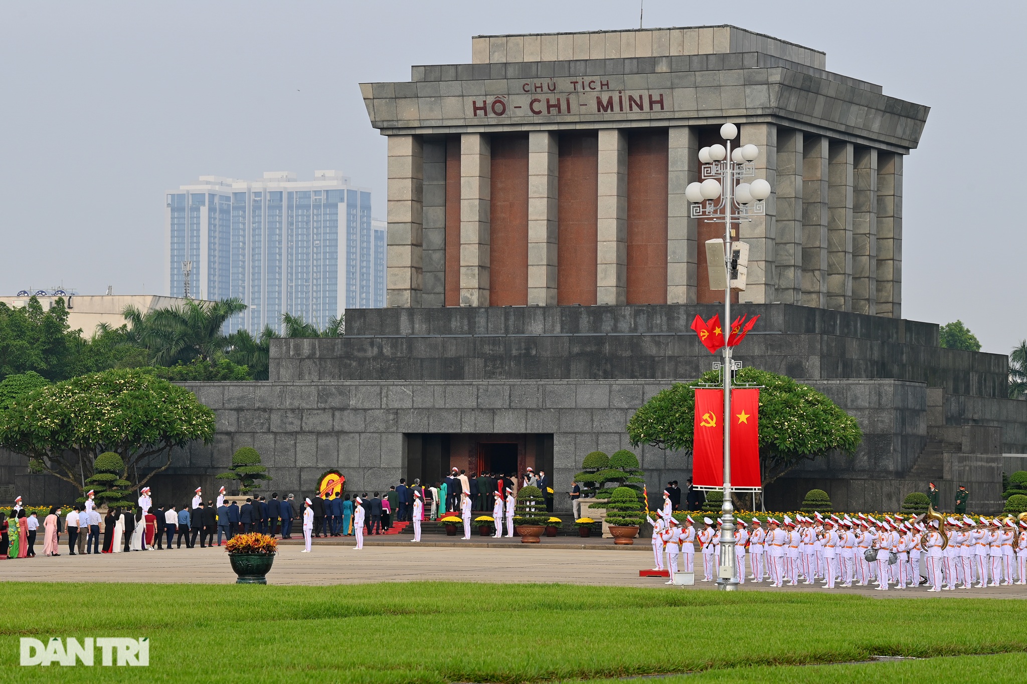 Đại biểu Quốc hội khóa XV vào Lăng viếng Chủ tịch Hồ Chí Minh - 6 Đại biểu Quốc hội khóa XV vào Lăng viếng Chủ tịch Hồ Chí Minh - 6