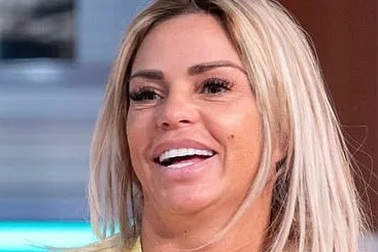 Katie Price để mặt mộc nhợt nhạt lên truyền hình