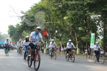 Hà Nội: Hàng nghìn người đạp xe, đi bộ vì môi trường
