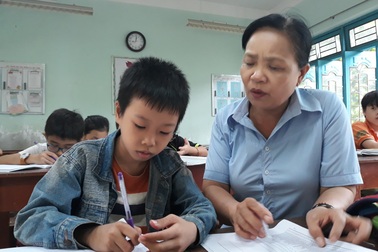 Cô giáo 15 năm dạy thêm miễn phí cho học sinh nghèo