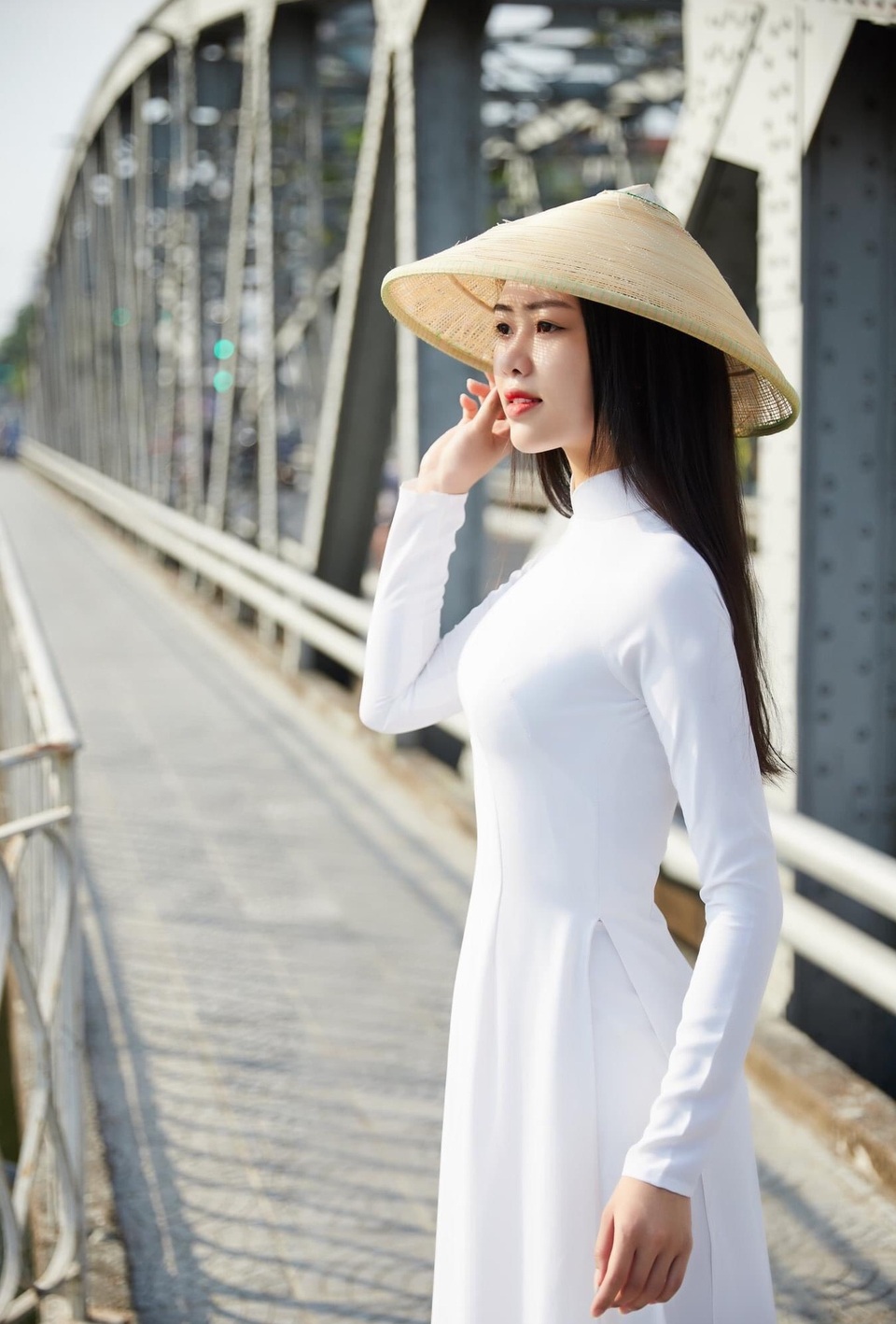 Nét đẹp nữ sinh Huế trong tà áo dài dịp Quốc tế Phụ nữ - 12 Nét đẹp nữ sinh Huế trong tà áo dài dịp Quốc tế Phụ nữ - 12