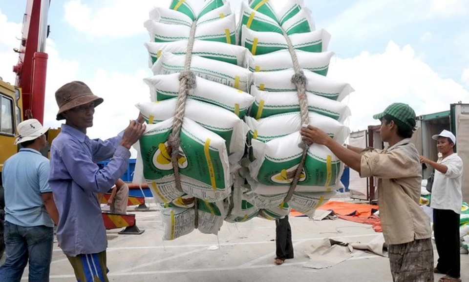 Thủ tướng yêu cầu thanh tra dấu hiệu tiêu cực trong xuất khẩu gạo - 1 Thủ tướng yêu cầu thanh tra dấu hiệu tiêu cực trong xuất khẩu gạo - 1
