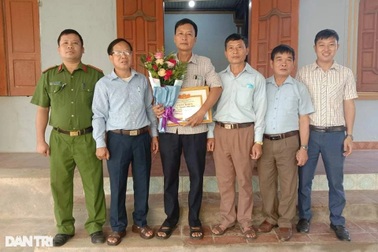 Cựu chiến binh 53 tuổi cứu 3 thanh niên khỏi đuối nước