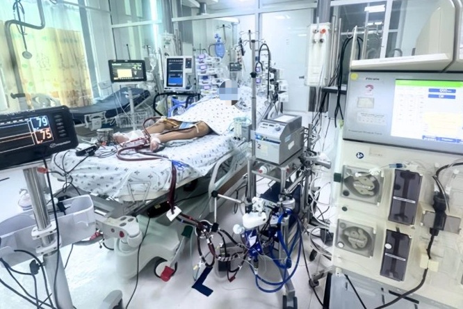 Thời tiết giao mùa, liên tục trẻ cấp cứu vì viêm cơ tim - 2