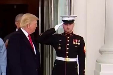 Hài hước clip “lồng tiếng” cho ông Donald Trump trong ngày nhậm chức Tổng thống Mỹ đã có hơn 35 triệu lượt xem