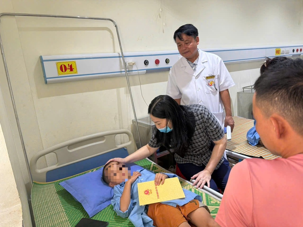 Vụ phó bí thư xã tông nhiều người ở nhà văn hóa: Tài xế có nồng độ cồn - 1