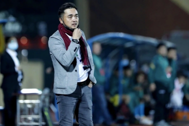 HLV Nguyễn Đức Thắng chia tay CLB Bình Định