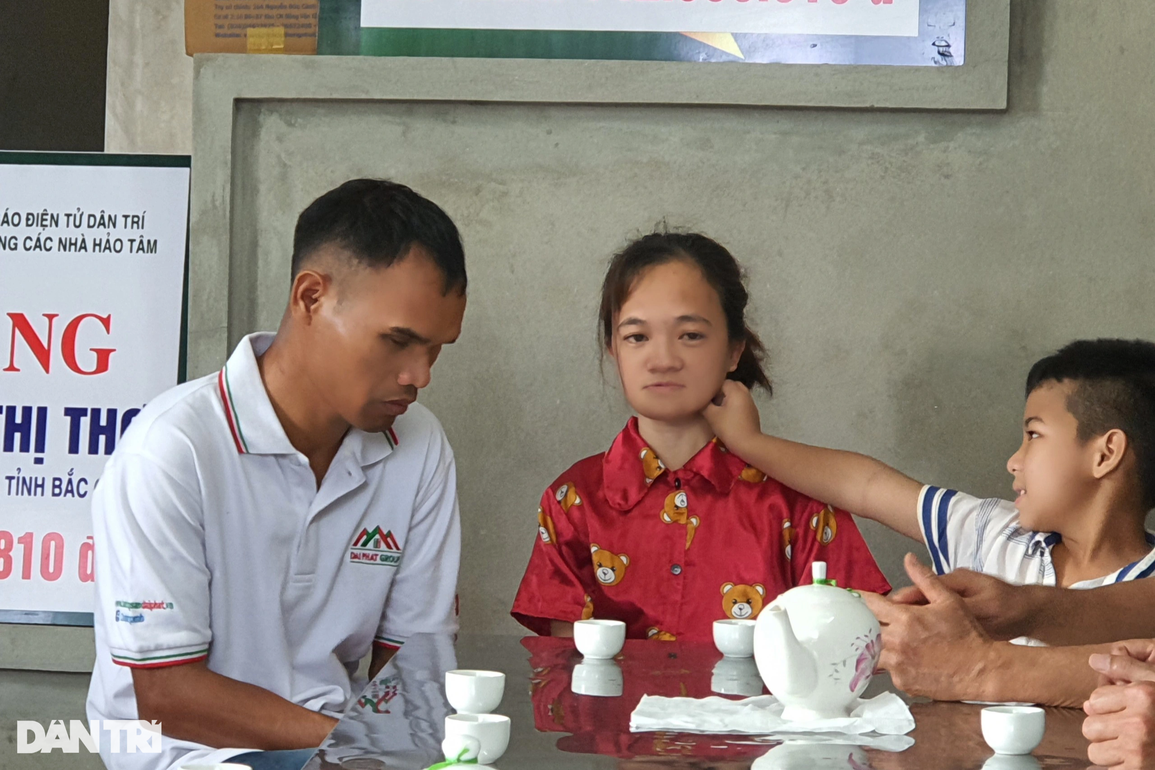 Ở trong nhà mới, đêm đầu tiên gia đình em mừng quá không ngủ được - 5 Ở trong nhà mới, đêm đầu tiên gia đình em mừng quá không ngủ được - 5