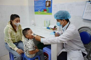 Sở Y tế TPHCM nêu tên 3 quận huyện có tỷ lệ tiêm vaccine sởi chưa đạt 95%