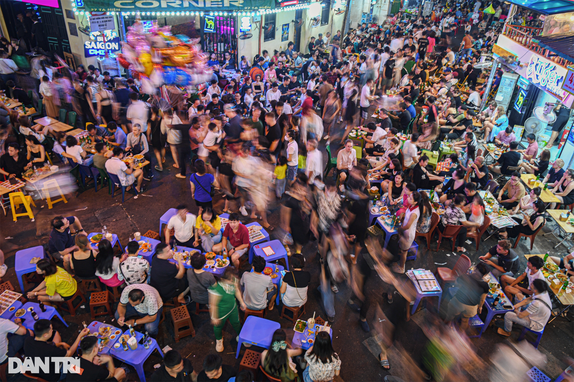 Cần nhiều thành phố không ngủ để khách Tây chịu chi khi đến Việt Nam? - 5 Cần nhiều thành phố không ngủ để khách Tây chịu chi khi đến Việt Nam? - 5