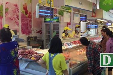 Nhiều siêu thị tại TPHCM đồng loạt giảm giá thịt heo