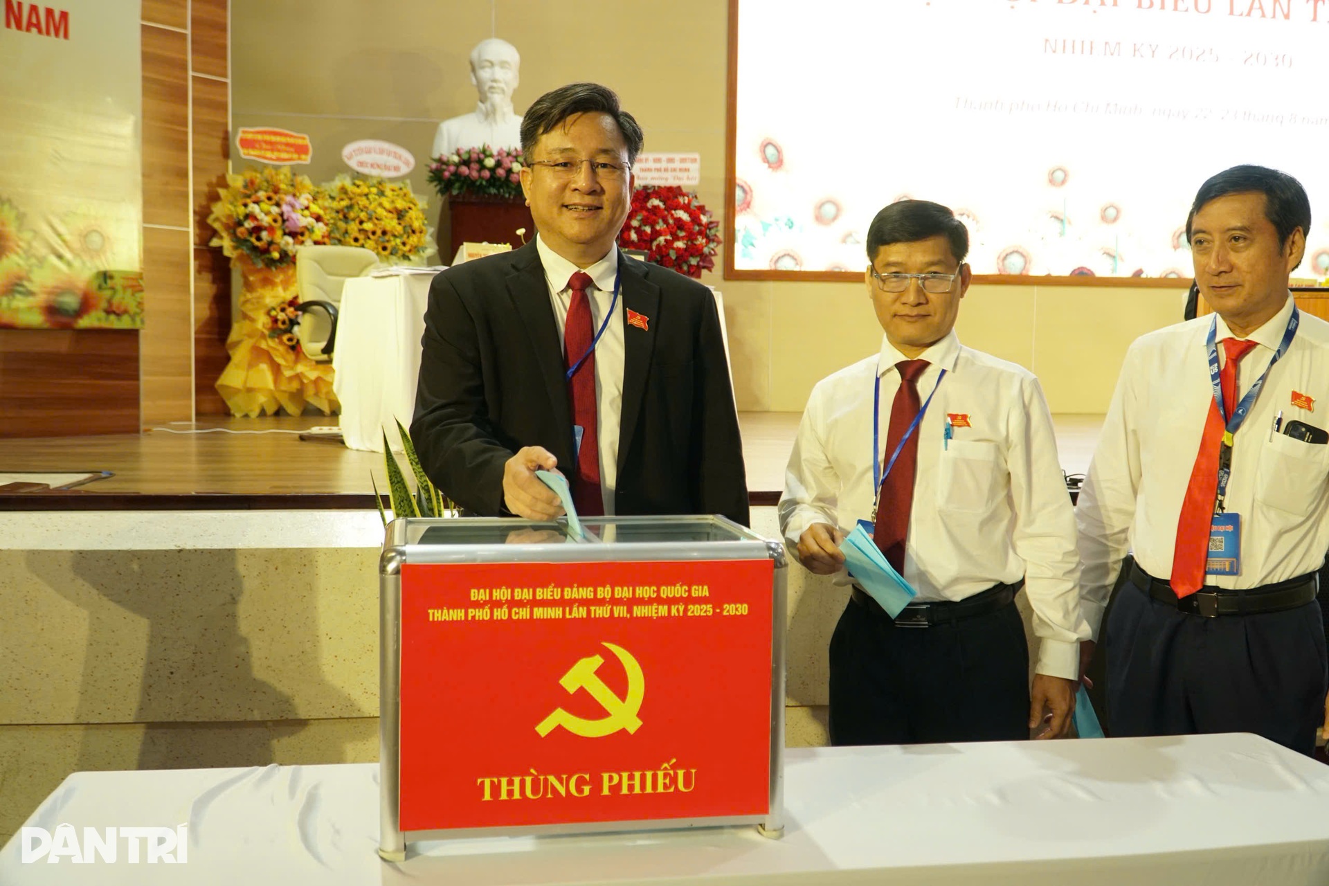 Lãnh đạo Trung ương, TPHCM dự Đại hội Đảng bộ Đại học Quốc gia TPHCM - 7