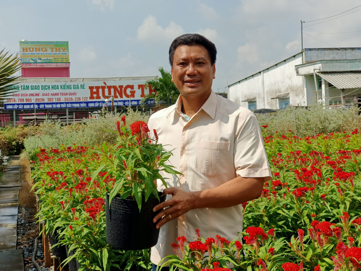 Ông chủ Nguyễn Ngọc Hùng chia sẻ về những sai lầm khi trồng hoa kiểng - 2 Ông chủ Nguyễn Ngọc Hùng chia sẻ về những sai lầm khi trồng hoa kiểng - 2