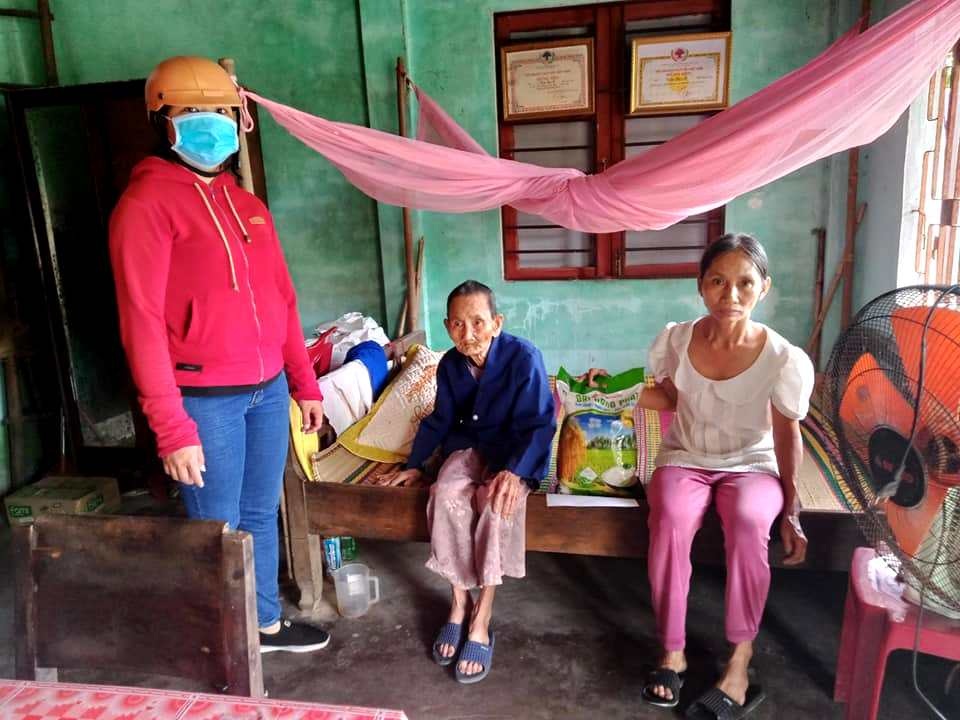 Hội chị em hàng xóm may khẩu trang ủng hộ phòng, chống dịch Covid-19 - 6