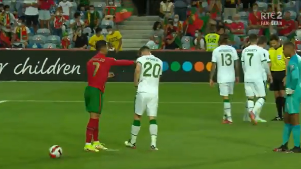 C.Ronaldo đá hỏng phạt đền, tát thẳng mặt đối thủ - 3 C.Ronaldo đá hỏng phạt đền, tát thẳng mặt đối thủ - 3