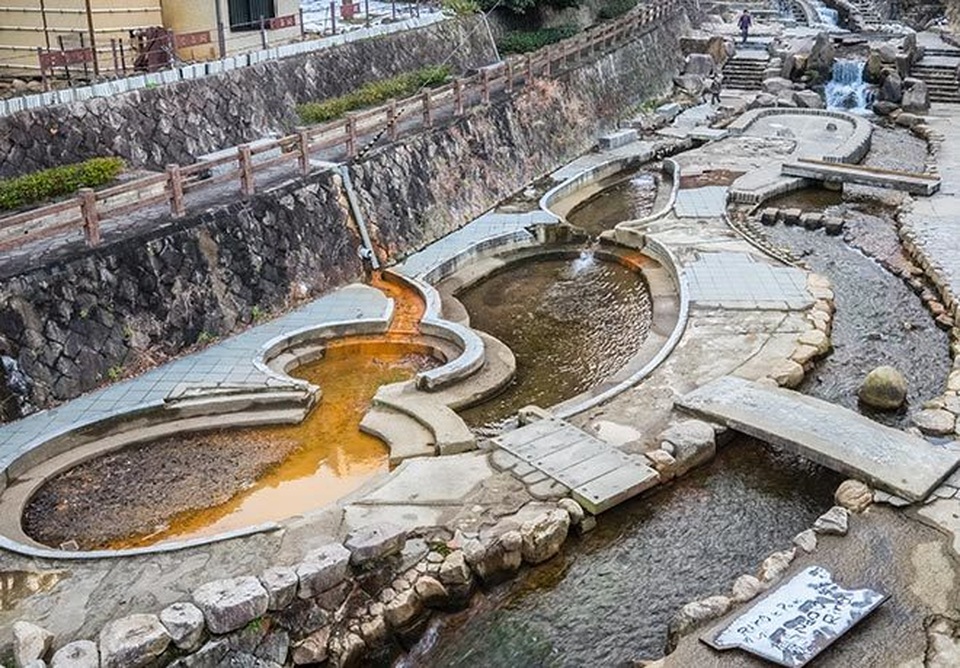 Muôn màu muôn vẻ những onsen độc đáo nhất Nhật Bản - 2 Muôn màu muôn vẻ những onsen độc đáo nhất Nhật Bản - 2