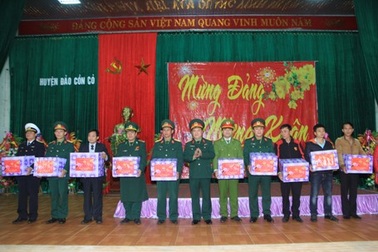 Xuân về trên đảo tiền tiêu