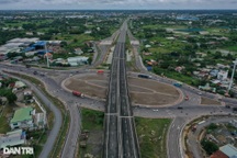 Hình hài đoạn cao tốc 3,4km qua TPHCM sắp thông xe