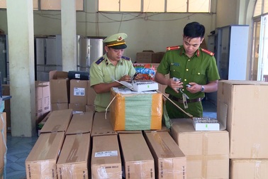 Phú Yên: Bắt giữ 5.400 đồng hồ đeo tay nhập lậu