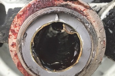 Rơi mất một bánh xe, máy bay vẫn tiếp đất an toàn