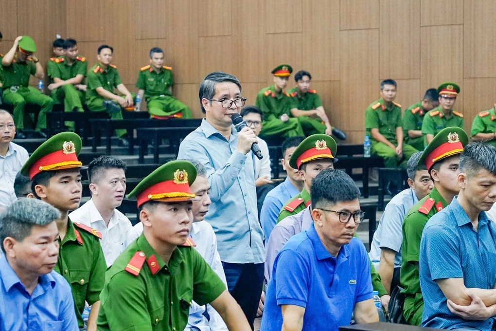 Cựu Phó Chủ nhiệm Văn phòng Quốc hội Phạm Thái Hà bị đề nghị 5-6 năm tù - 1 Cựu Phó Chủ nhiệm Văn phòng Quốc hội Phạm Thái Hà bị đề nghị 5-6 năm tù - 1