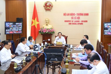 Doanh nghiệp nhắn tin than với Bộ trưởng "khổ sở đưa lao động trở lại"