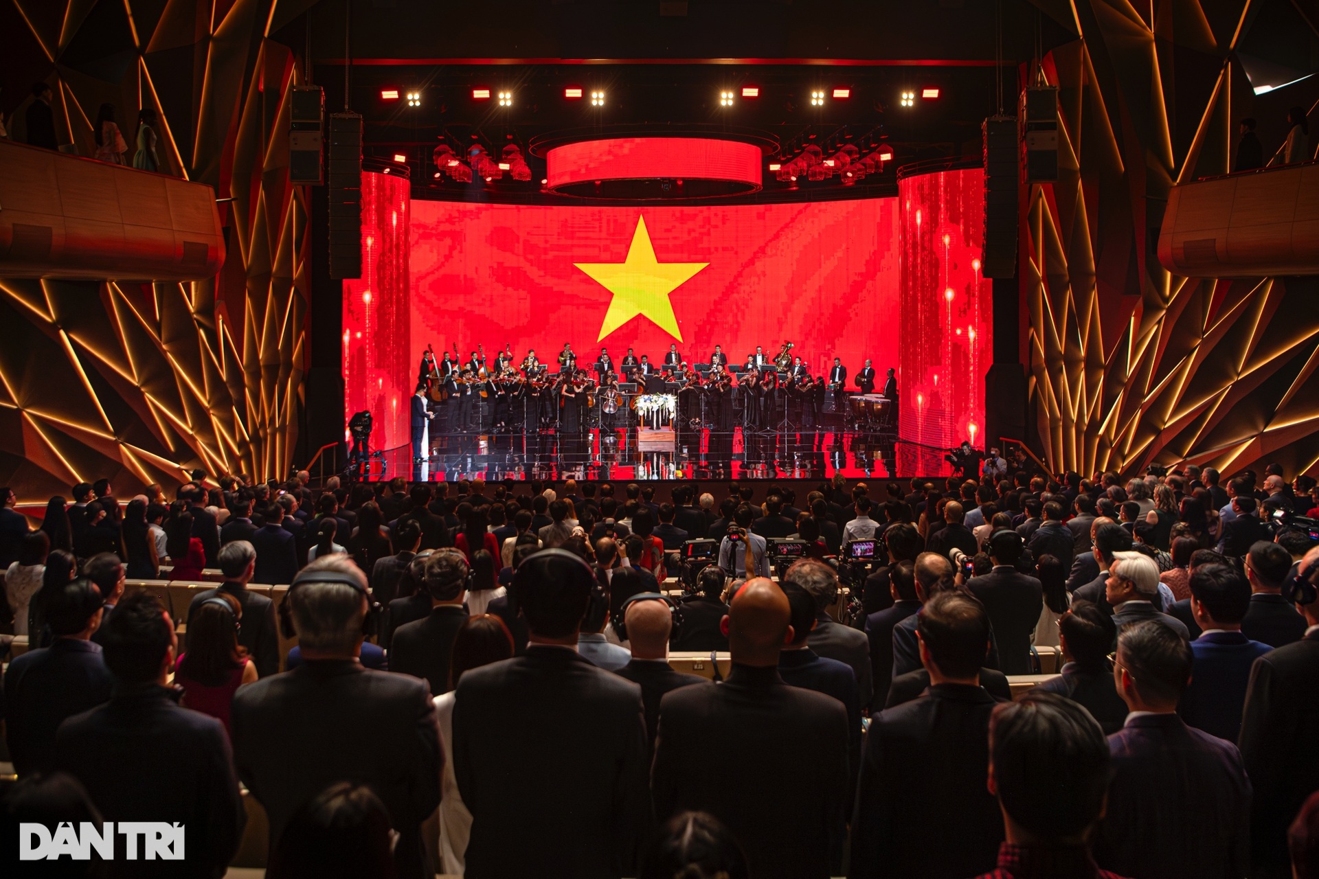 Toàn cảnh Lễ trao giải VinFuture 2024 vinh danh những nhà khoa học xuất sắc - 3 Toàn cảnh Lễ trao giải VinFuture 2024 vinh danh những nhà khoa học xuất sắc - 3