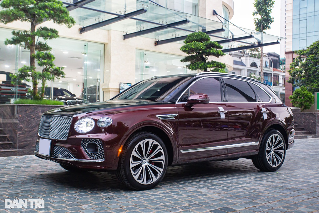 Bán Bentley Bentayga 2021 màu độc, đại gia Tây Ninh lỗ hơn 4 tỷ đồng - 1