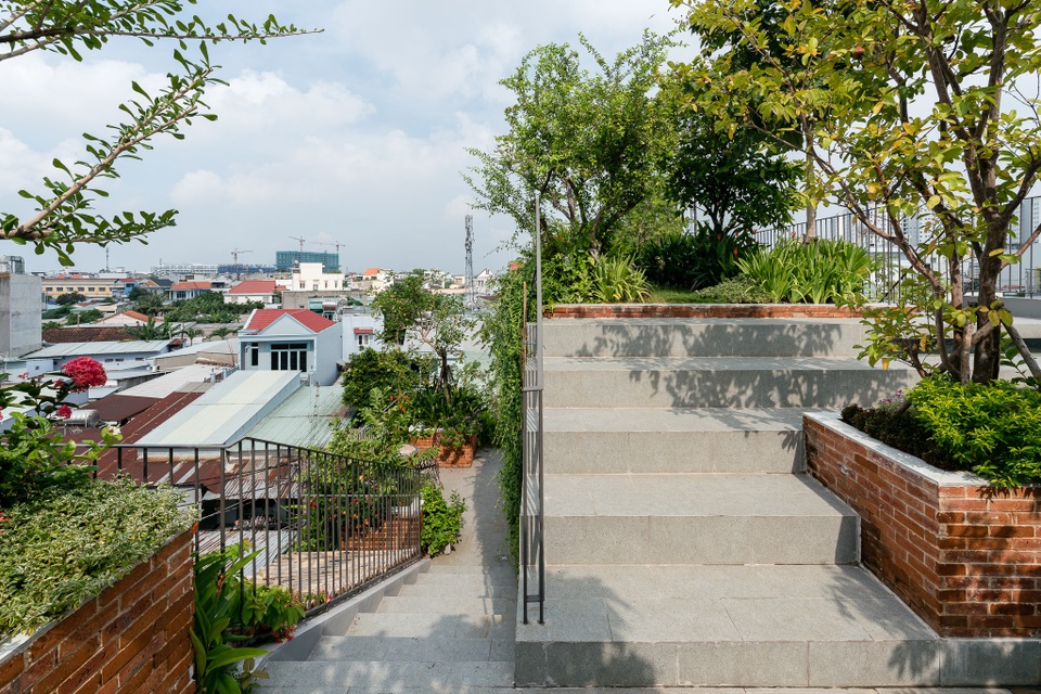 Làm công viên trên sân thượng, gia đình Sài Gòn có góc “sống ảo” tuyệt đẹp - 10 Làm công viên trên sân thượng, gia đình Sài Gòn có góc “sống ảo” tuyệt đẹp - 10