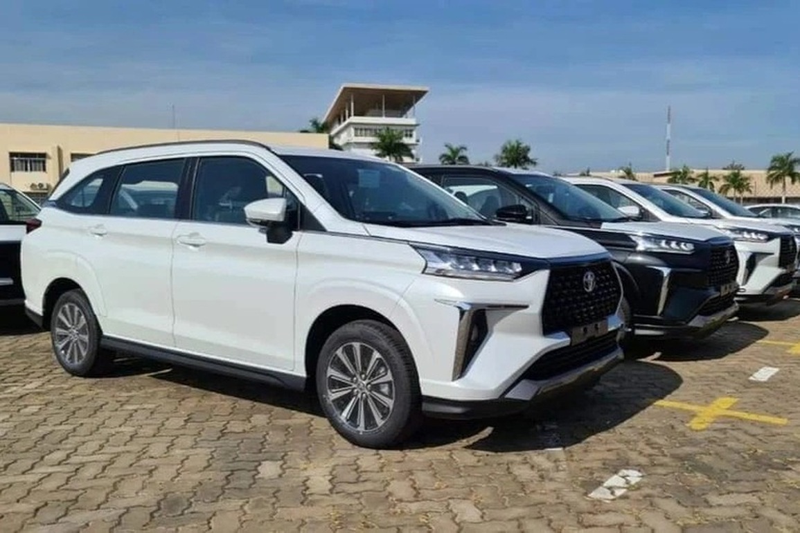 Thị trường ô tô khởi sắc, khan hàng, tăng giá xe - 4 Thị trường ô tô khởi sắc, khan hàng, tăng giá xe - 4