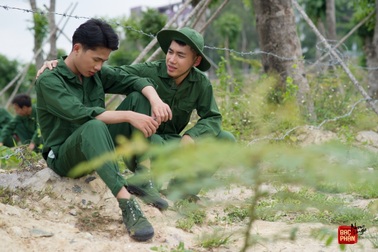 Thánh chơi đàn K-ICM “bắt tay” với Jack “Hồng Nhan” tung MV “Bạc Phận” đang gây sốt