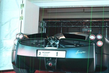 Nhà giàu Trung Đông chi 4,9 triệu USD mua biển xe “Số 1”