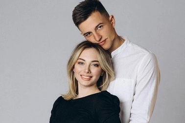 Những bóng hồng xinh đẹp nơi hậu phương của các tuyển thủ Ukraine