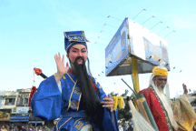 Náo nhiệt không khí Tết Nguyên tiêu tại TPHCM