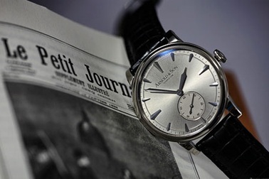 Chiêm ngưỡng đồng hồ mang tên chiến hạm Anh tại Việt Nam