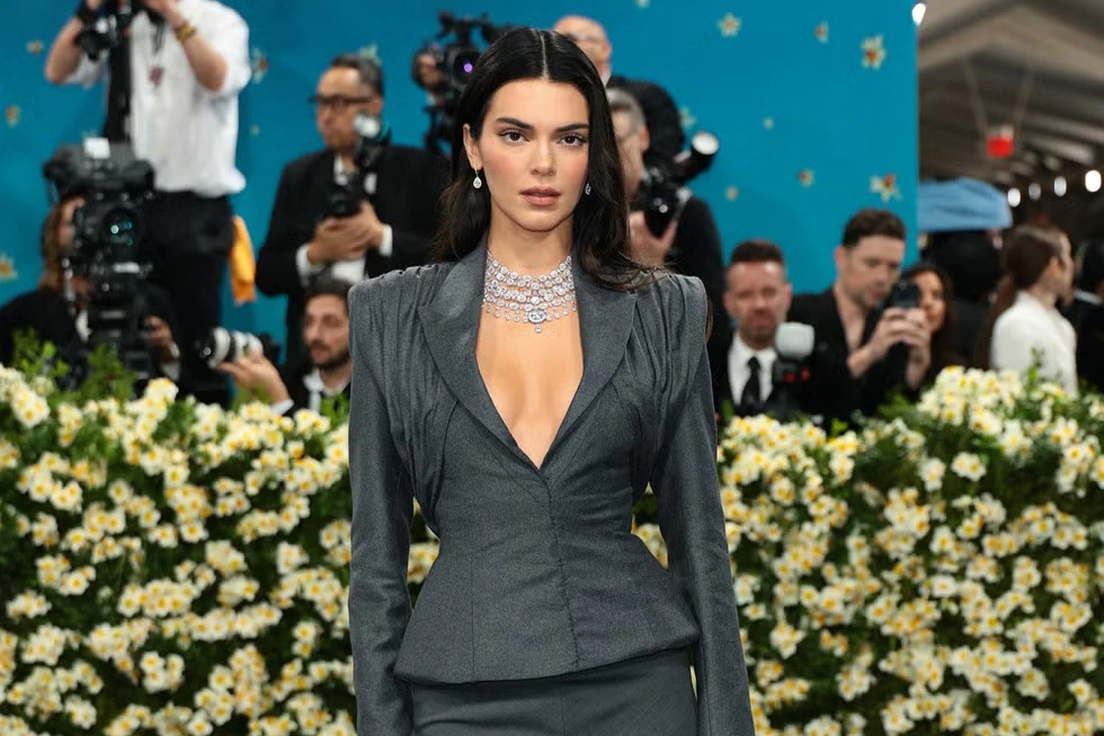 Để xuất hiện vài phút tại Met Gala, dàn sao đã chuẩn bị cầu kỳ thế nào?