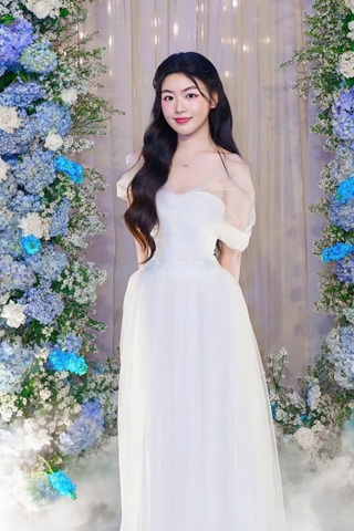 Phong cách tiểu thư nhà giàu của Lọ Lem - con gái diễn viên Quyền Linh - 6