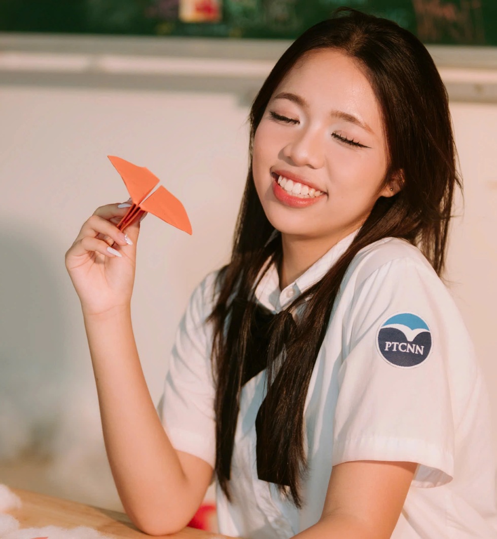Kvinnlig språkstudent, från 7 poäng i engelska till SAT topp 1% globalt - 3 Nữ sinh chuyên ngữ, từ 7 điểm tiếng Anh đến SAT top 1% toàn cầu - 3