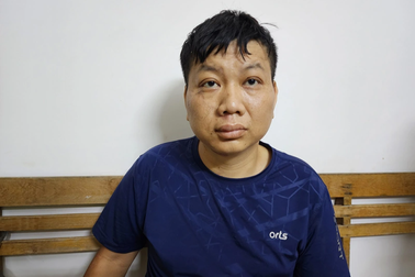 Tạm giữ người đàn ông đấm CSGT khi bị đo nồng độ cồn