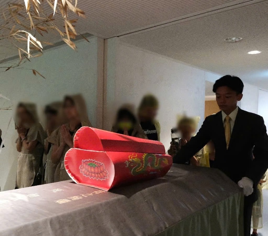 Lễ cúng quan tài rỗng: Nghi thức kỳ lạ nhằm ngăn chặn cái chết thứ ba - 2 Lễ cúng quan tài rỗng: Nghi thức kỳ lạ nhằm ngăn chặn cái chết thứ ba - 2