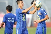 Mito Hollyhock chiến thắng, Công Phượng sáng cửa đi Nhật